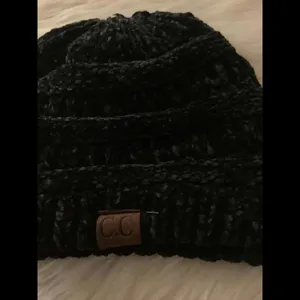 C.C Chunky Knit Beanie Hat - Cozy Winter Accessory thumbnail 2