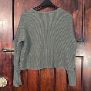 Kendall & Kylie Olive Knit Sweater Women’s Medium thumbnail 3