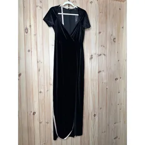 NWT Lulus Eternal Elegance Black Velvet Short Sleeve Maxi Dress Party Holiday L thumbnail 2