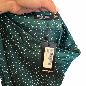 NWT Nasty Gal Green Polka Dot Satin Two Piece Set Crop Top & Wide Leg Pants thumbnail 6