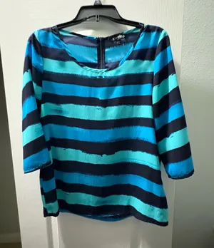 Express Top Women’s Medium thumbnail 1