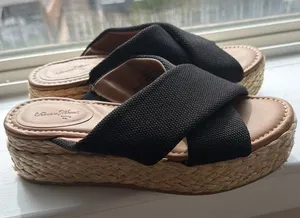 Universal Threads Platform Sandals thumbnail 1