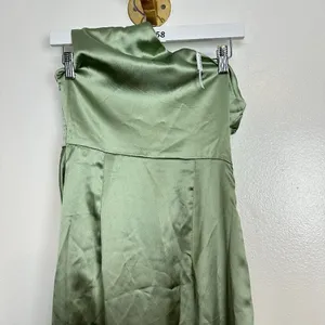 PETAL & PUP Nadia One Shoulder Maxi Dress in Sage Size US 2 thumbnail 9