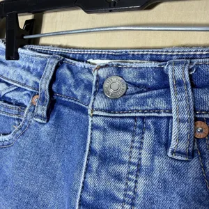 We The‎ Free by Free People Denim Shorts Women’s Size 24 Distressed Cutoff thumbnail 2