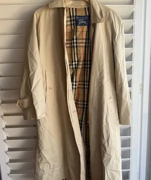Burberry Vintage Beige Trench Coat size M thumbnail 1