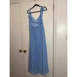 Lulus Pleated Cutout Maxi Dress Womens Medium Light Blue Tie Strap Formal Gown thumbnail 4