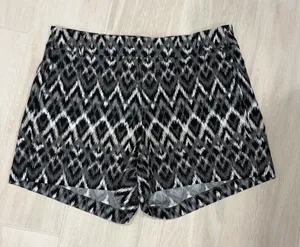 Spanx Sunshine Gray Black Chevron Print Pull-On Shorts Size Medium thumbnail 1