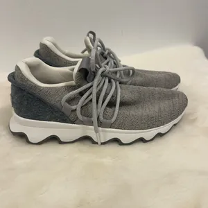 Sorel kinetic impact Women's Light Gray Knit Athletic Sneakers Size 8 thumbnail 3