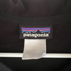 Patagonia Women's Black Utility Jacket thumbnail 2