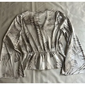 White House | Black Market Satin Feel Peplum Blouse Palm Print Bell Sleeve Boho Coastal Ivory Size M thumbnail 7