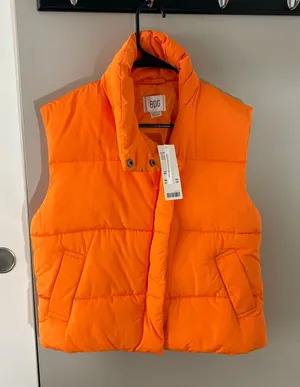 Urban Outfitters BDG Orange Cropped Puffer Vest NWT thumbnail 1