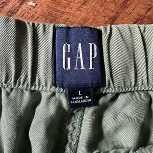 Gap green relaxed L gathered vacationcore preppy shorts thumbnail 2