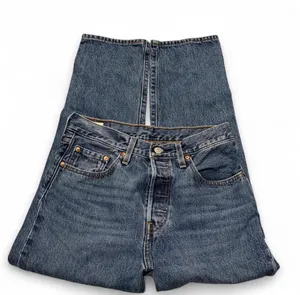 Classic Levi’s 501 jeans in a medium blue wash thumbnail 2