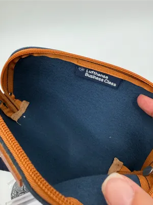 Lufthansa Travel Bag Toiletry Samples L’occitane thumbnail 2