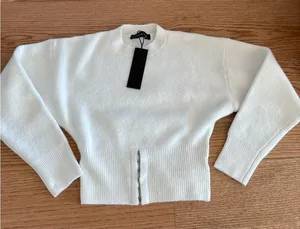 Lioness sweater thumbnail 1