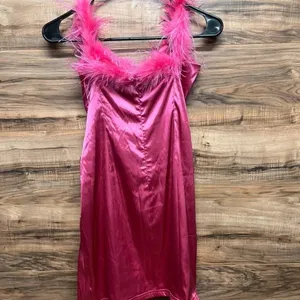 Nwt- More To Come Cierra Strapless Hot Pink Dress M thumbnail 2