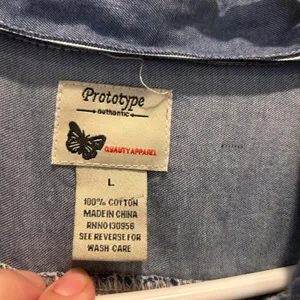 NWT Prototype Authentic Women's Denim Shirt L‎ Long Sleeve Button Down Roll Tab Blue Size L thumbnail 7