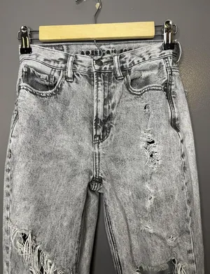 American Eagle Outfitters Mom Jeans Womens 00 Gray Acid Wash Distressed Denim thumbnail 1