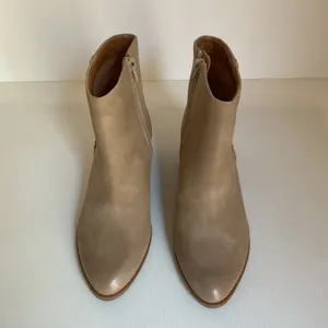 Lucky Brand Ankle Boots 6.5M Tan Faux Leather Western Booties Zip Side Stitching thumbnail 7