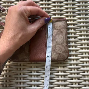 Coach‎ Signature C Leather Wristlet thumbnail 8