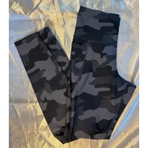 Old Navy Active Elevate Go-Dry Camo Leggings Grey Black High Waisted Pockets M thumbnail 3