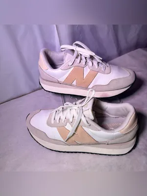 New Balance low-profile sneaker in white and beige thumbnail 3