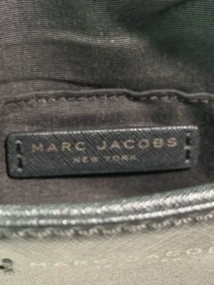 Marc Jacob’s Black crossbody bag with gold hardware thumbnail 5