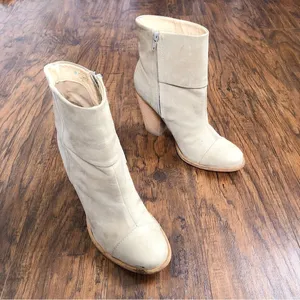 LL Bean Signature • Leather Ankle Boots heeled tan beige bootie zip cap toe thumbnail 2