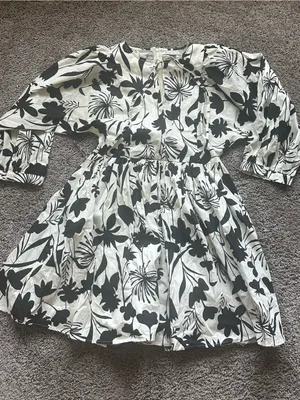 Nordstrom Black & White Floral Mini Dress thumbnail 2