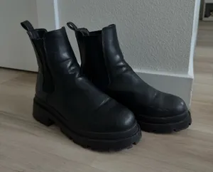 ASOS Design black boots thumbnail 1