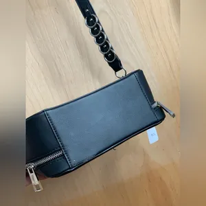 Aldo Black Faux Leather Crossbody Camera Bag. Modern Hardware thumbnail 6