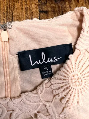 Lulus Picture Perfect Blush Lace Maxi Dress Size Small NWT thumbnail 9
