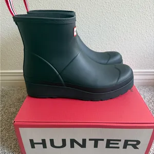 Hunter Play Black Matte Short Boots- Size 11 Brand new in box! thumbnail 2
