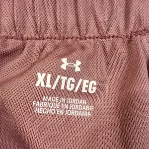 Under Armour XL Play Up 3.0 Shorts Mauve Pink Floral Side Stripe Gym Activewear thumbnail 4