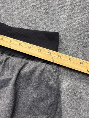 Lululemon Women’s 6 SEAMLESS MOVES SHORT 2.5'' Heathered Gray/Black Shorts thumbnail 4
