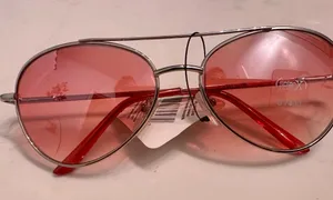 Sleek Pink Aviator Sunglasses thumbnail 1