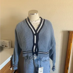 YesStyle Blue and White Cardigan thumbnail 4