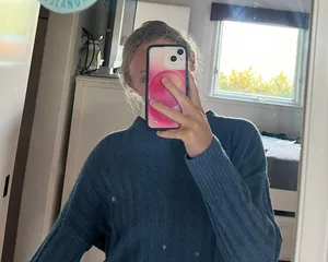 American Eagle Outfitters Sweater thumbnail 1