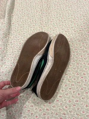 Nike Women's Black Sneakers with Green Swoosh thumbnail 3