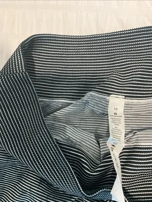 Lululemon - size 10 - Never worn thumbnail 3