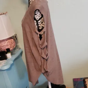 Express tan cutoutlightweight sweater thumbnail 3
