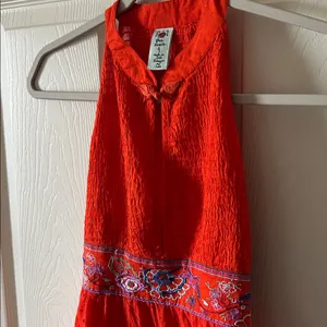 Free People Womens Embroidered Sleeveless Smocked Red Tunic‎ Top Size 4 thumbnail 8