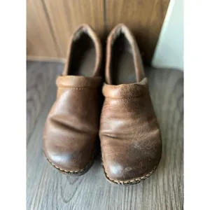 B.O.C. Women's Clogs‎ Brown Leather Slip On Mules size 8 thumbnail 2