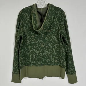 Cabi Marathon Jacket Womens M Green Camo Full Zip Hoodie Thumbholes 6030 thumbnail 9