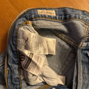 501 Levi's Waist Size 25 Length 28 Levi Strauss Denim Blue Jeans Ripped … thumbnail 4