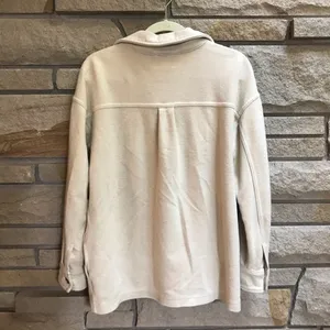 Aerie Luxe Trucker Shacket Shirt Jacket Color Soft Oat Beige Cream Cotton XS thumbnail 4
