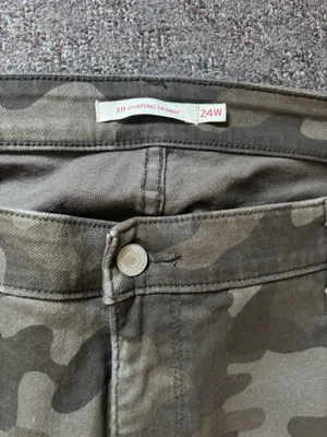 Levi’s’ 311 Shaping Skinny Camo pants woman’s size 24 EUC thumbnail 3