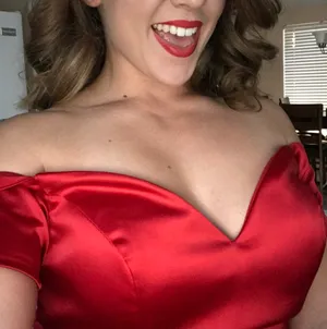 Red Long Formal Gown Size 4 thumbnail 2
