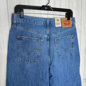 NWT Levi’s High Waisted Straight Jeans in Joe Strut Destructed size 30x29 NEW thumbnail 6