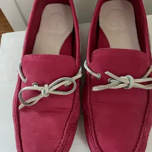 Cole Haan‎ Women's Pink Moccasins with Gray Laces thumbnail 2